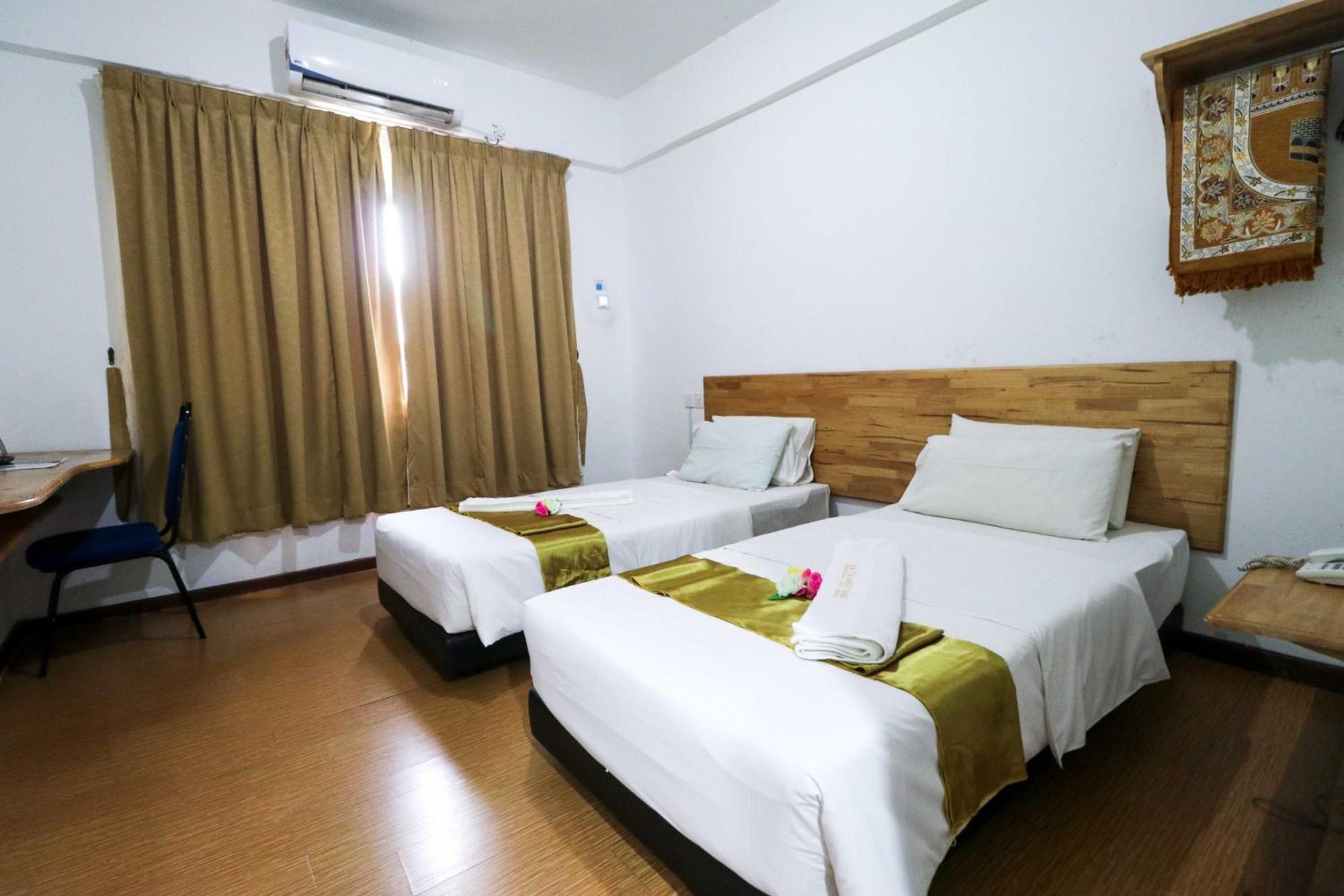 Am Transit Inn, Kuala Terengganu Exterior photo